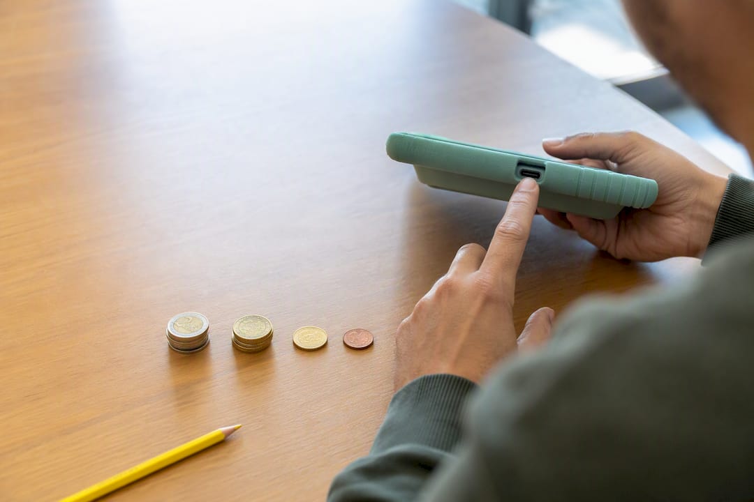 Ouder maakt vergelijking tussen kindertablet en euromunten