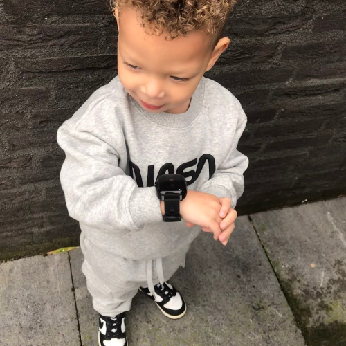 📱 “Help, mijn kind wil een smartphone!” – Waarom een GPS-horloge een beter alternatief is